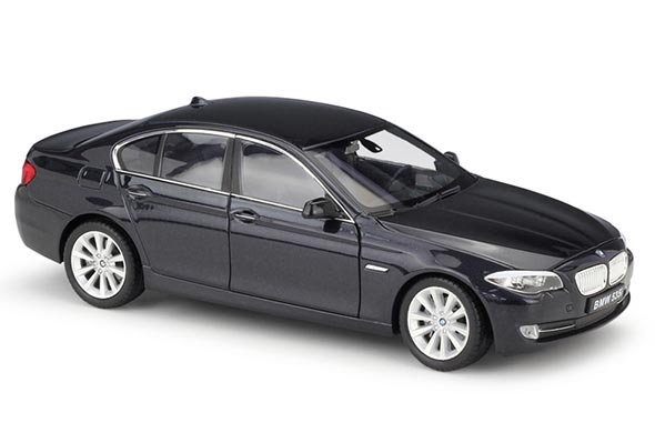 1:24 Scale Diecast BMW 5 Series 535i Collectible Model By Welly
