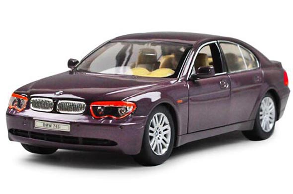 1:24 Scale Diecast BMW 7 Series 745i Collectible Model By Welly
