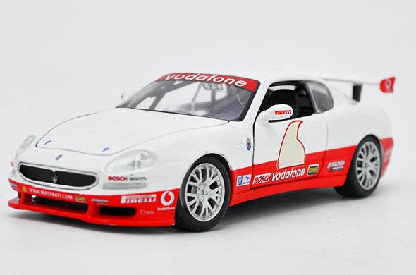 1:24 Diecast Maserati Trofeo Collectible Model White By Maisto