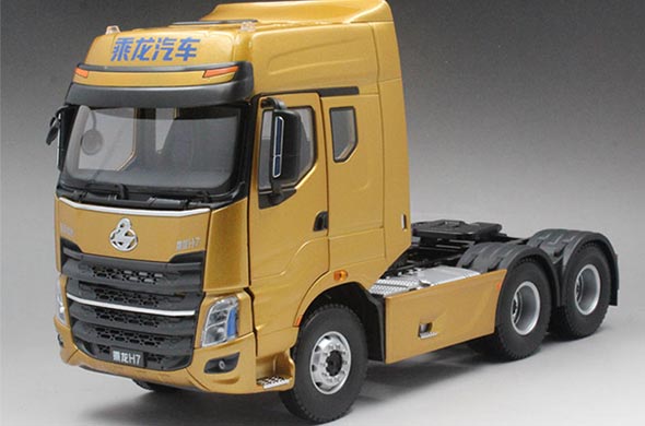 1:24 Diecast Chenglong H7 Tractor Unit Collectible Model Golden