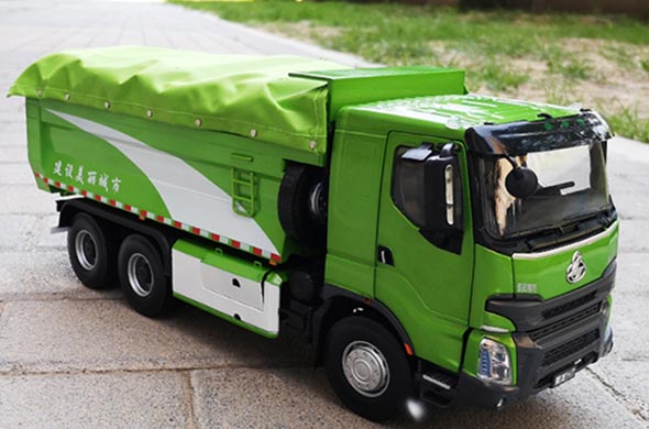 1:24 Diecast Chenglong H7 Dump Truck Collectible Model Green