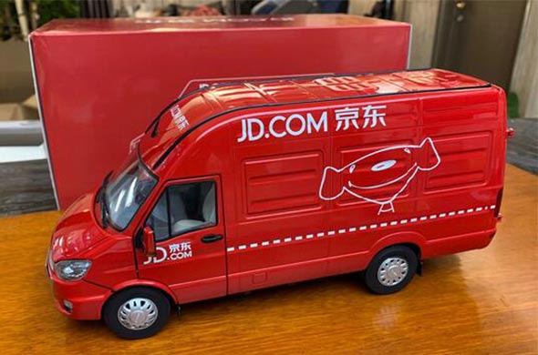 1:24 Scale Diecast Iveco Daily Van Collectible Model Red